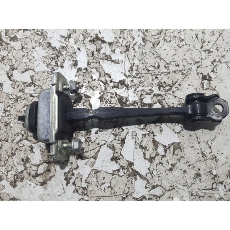 Recambio de retenedor puerta para chevrolet aveo berlina hatchback 1.2 cat referencia OEM IAM 164452  