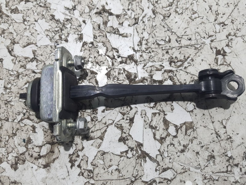 Recambio de retenedor puerta para chevrolet aveo berlina hatchback 1.2 cat referencia OEM IAM 164452  