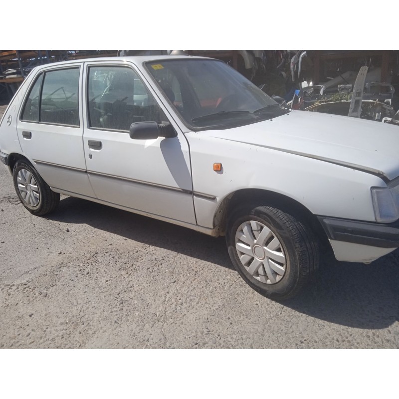 peugeot 205 furgoneta/hatchback del año 1997
