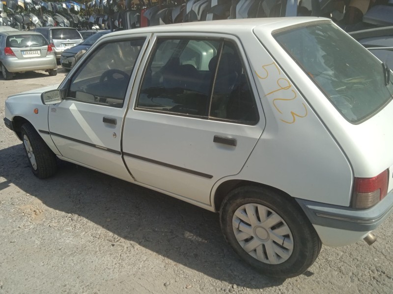 peugeot 205 furgoneta/hatchback del año 1997