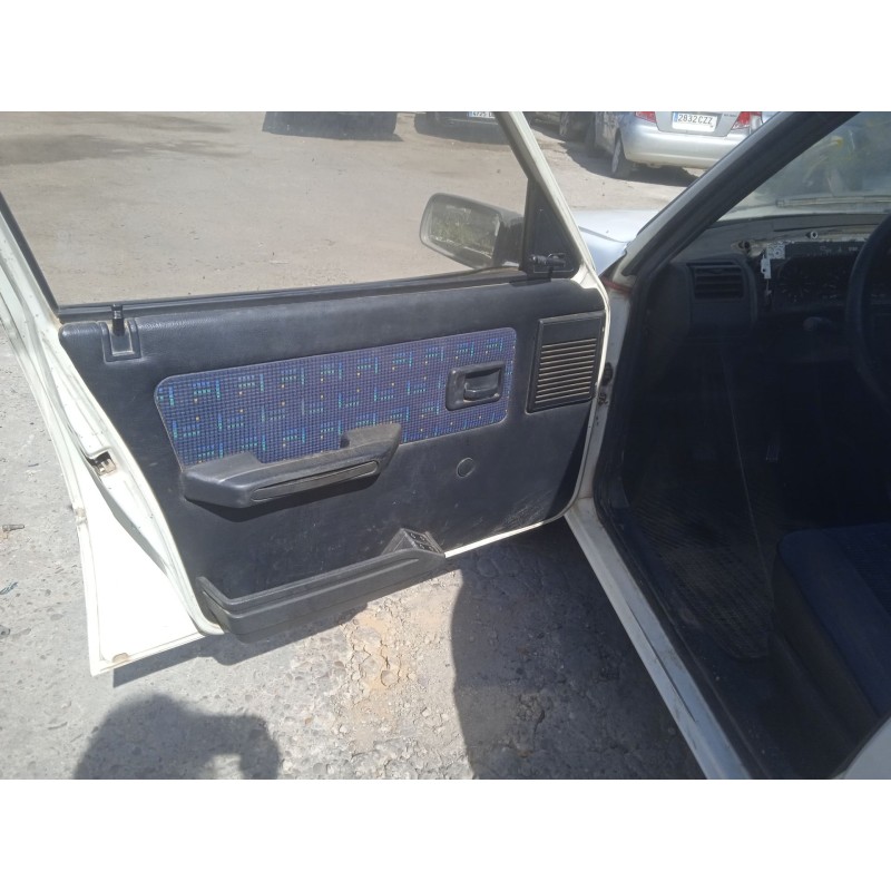 peugeot 205 furgoneta/hatchback del año 1997