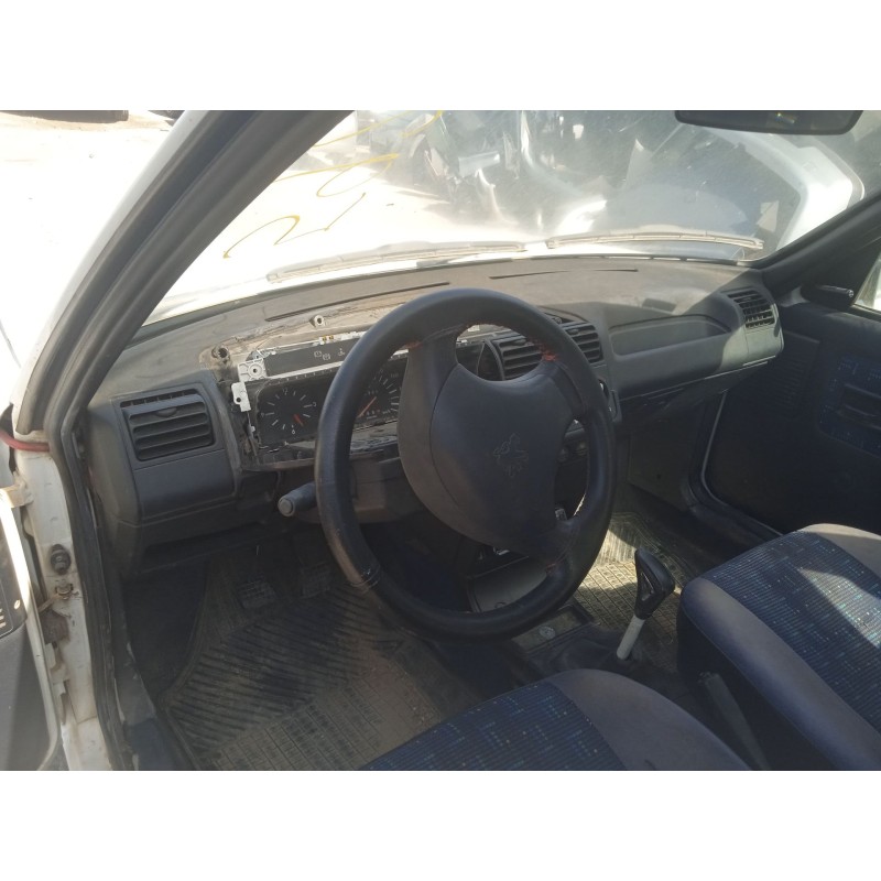 peugeot 205 furgoneta/hatchback del año 1997