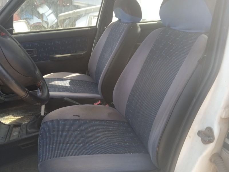 peugeot 205 furgoneta/hatchback del año 1997