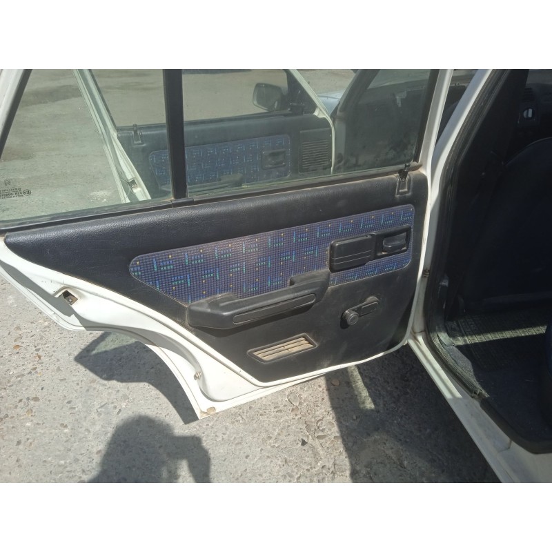 peugeot 205 furgoneta/hatchback del año 1997