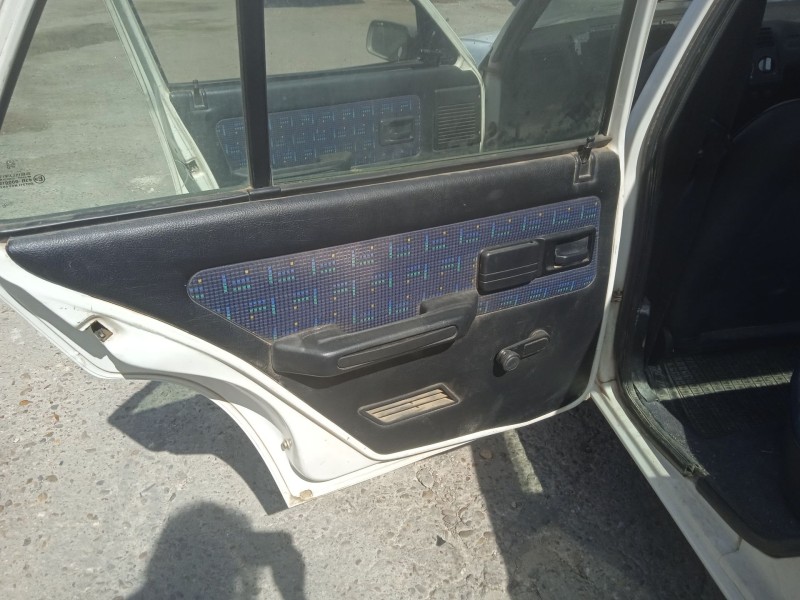 peugeot 205 furgoneta/hatchback del año 1997