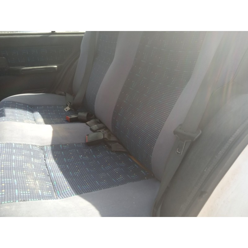 peugeot 205 furgoneta/hatchback del año 1997