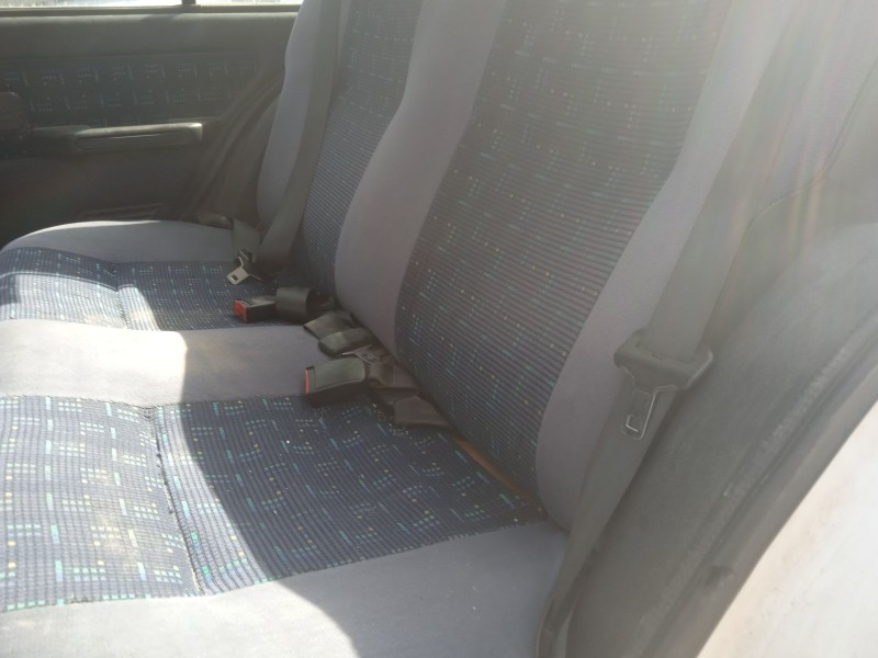 peugeot 205 furgoneta/hatchback del año 1997