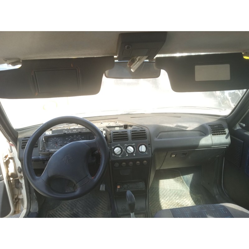 peugeot 205 furgoneta/hatchback del año 1997