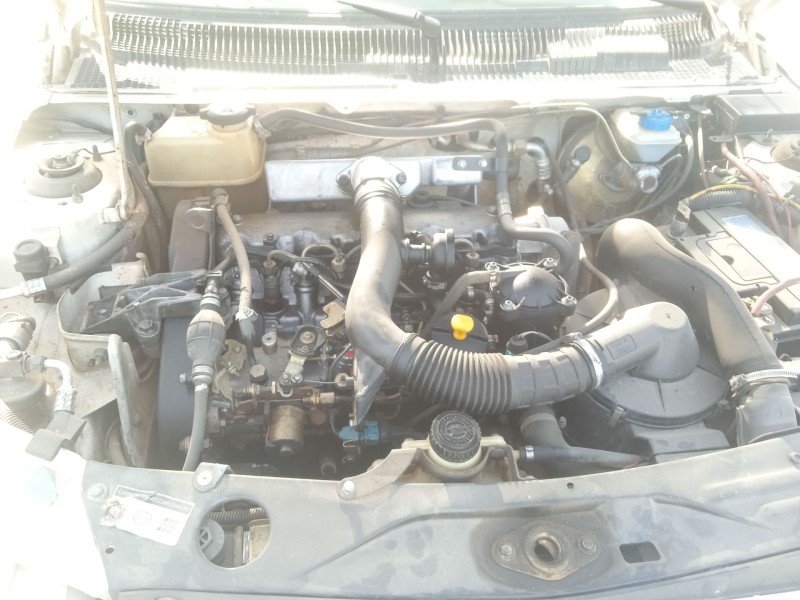 peugeot 205 furgoneta/hatchback del año 1997