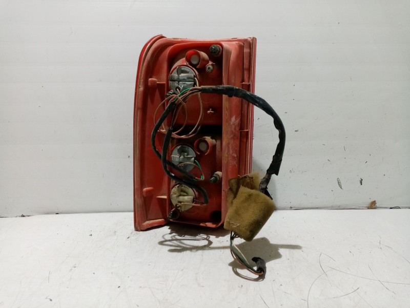 Recambio de piloto trasero derecho para tata grand safari dicor referencia OEM IAM 265454420111  