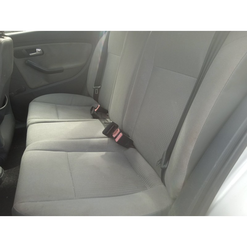 seat cordoba (6l2) del año 2003