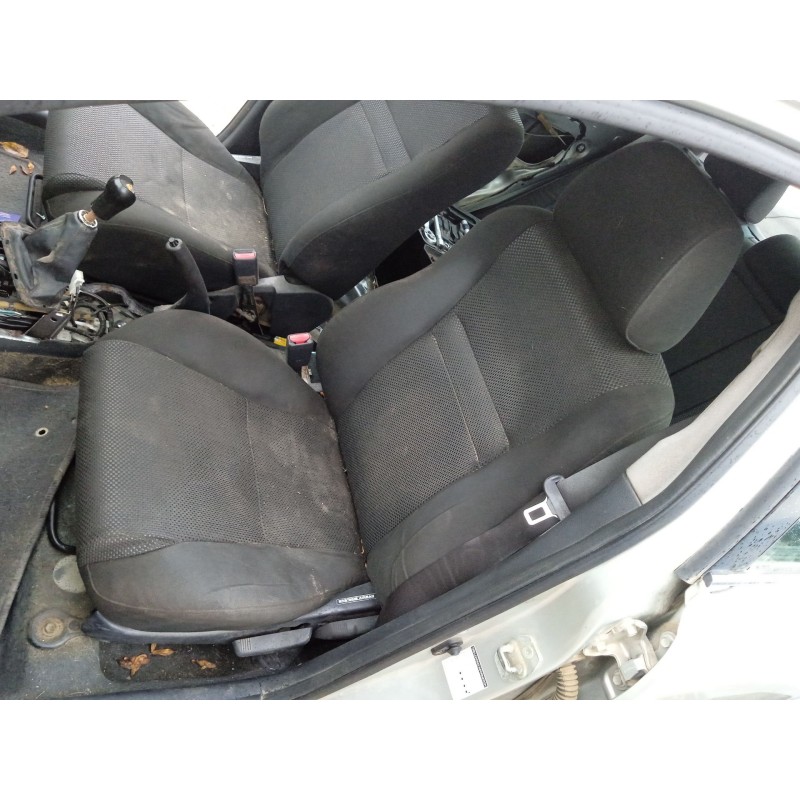 Recambio de asiento delantero izquierdo para toyota avensis (_t25_) 1.8 (zzt251_) referencia OEM IAM 7107105600B2 7107305770B2 