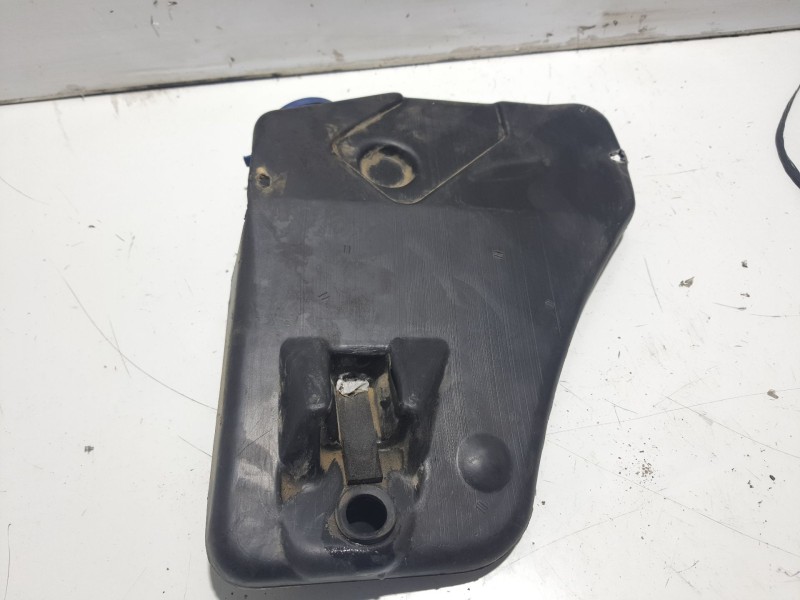 Recambio de deposito limpia para peugeot 205 furgoneta/hatchback 1.8 d referencia OEM IAM 9255225680  
