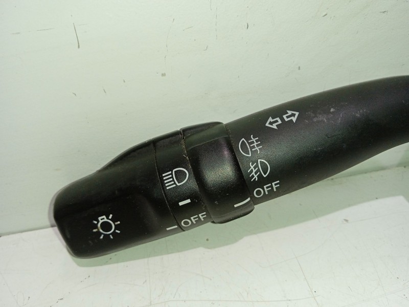 Recambio de mando intermitentes para toyota avensis (_t25_) 1.8 (zzt251_) referencia OEM IAM 8414005110  