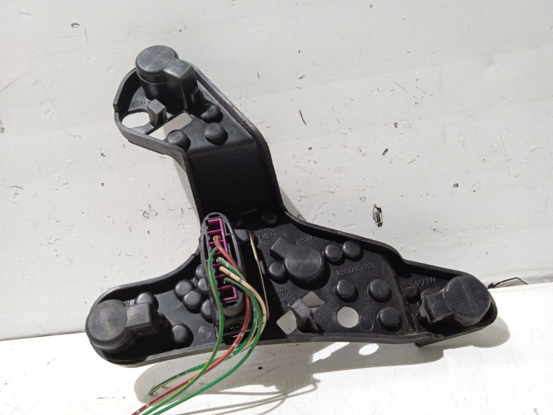 Recambio de portalamparas para toyota avensis (_t25_) 1.8 (zzt251_) referencia OEM IAM 89028783  