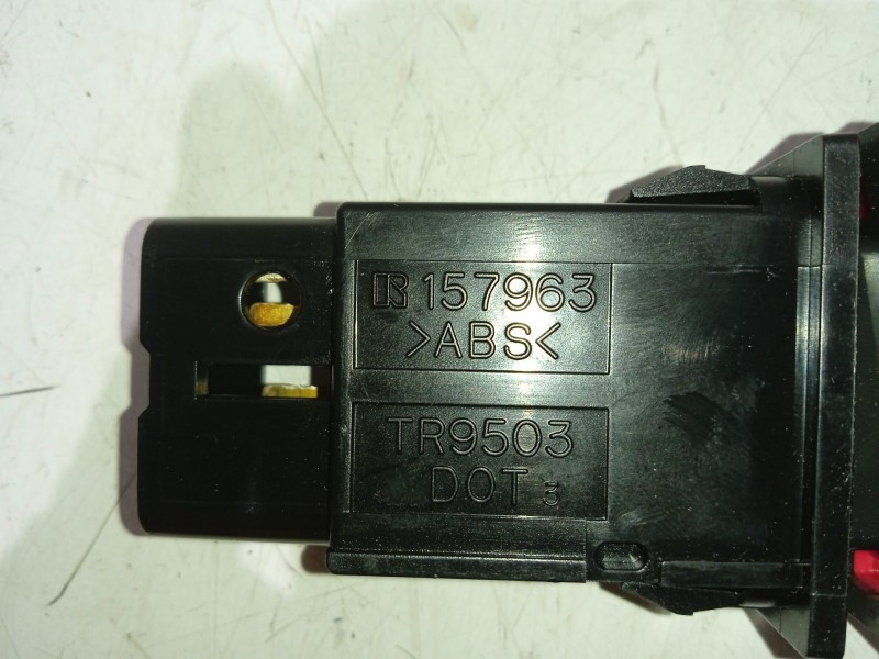 Recambio de warning para toyota avensis (_t25_) 1.8 (zzt251_) referencia OEM IAM 157963  