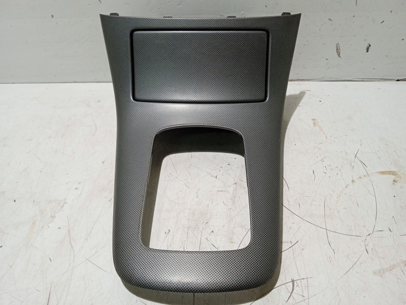 Recambio de moldura para toyota avensis (_t25_) 1.8 (zzt251_) referencia OEM IAM 5882105020  