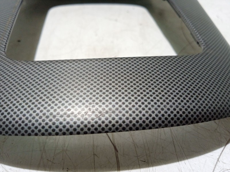 Recambio de moldura para toyota avensis (_t25_) 1.8 (zzt251_) referencia OEM IAM 5882105020  