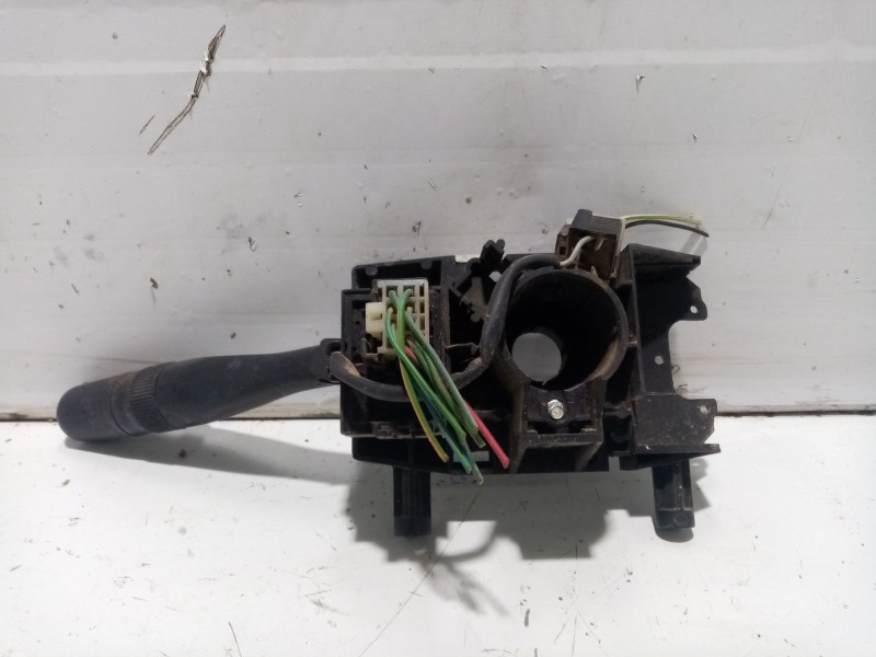 Recambio de mando limpia para land rover discovery td5 e referencia OEM IAM XPE500010PUY 37103AV28K2 RV99981823