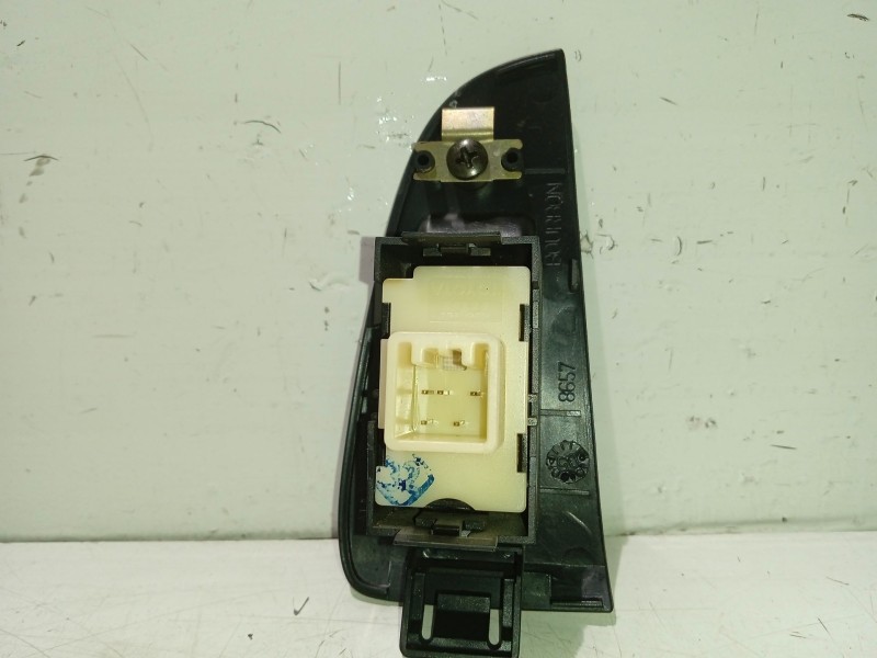 Recambio de mando elevalunas trasero izquierdo para toyota avensis (_t25_) 1.8 (zzt251_) referencia OEM IAM 7427205020  