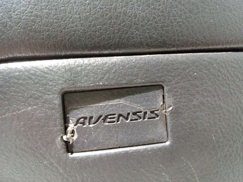 Recambio de guarnecido puerta delantera derecha para toyota avensis (_t25_) 1.8 (zzt251_) referencia OEM IAM 6762305030  