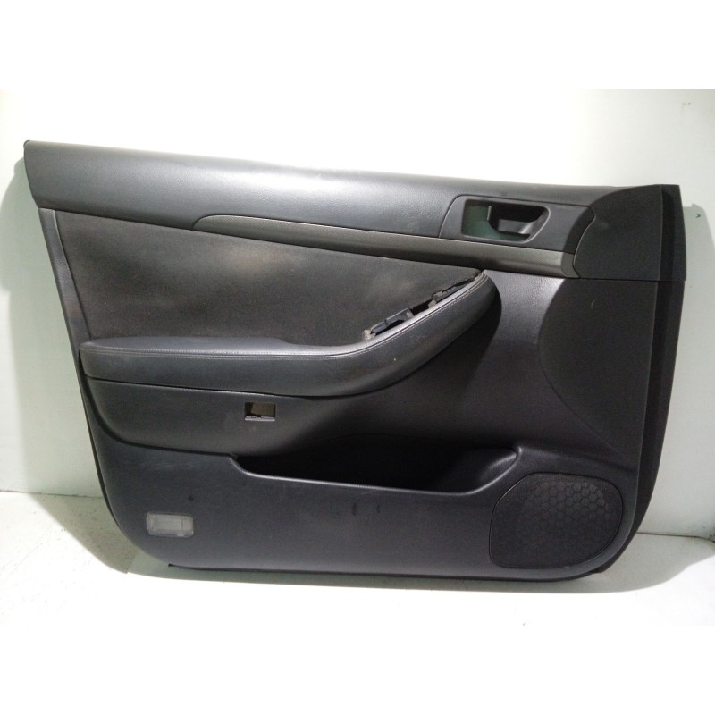 Recambio de guarnecido puerta delantera izquierda para toyota avensis (_t25_) 1.8 (zzt251_) referencia OEM IAM 6762405040  