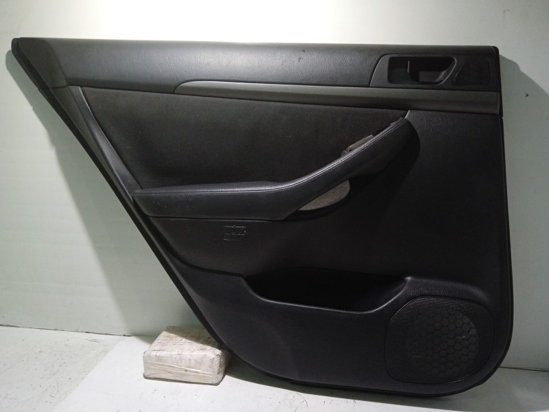 Recambio de guarnecido puerta trasera izquierda para toyota avensis (_t25_) 1.8 (zzt251_) referencia OEM IAM 6763405010  