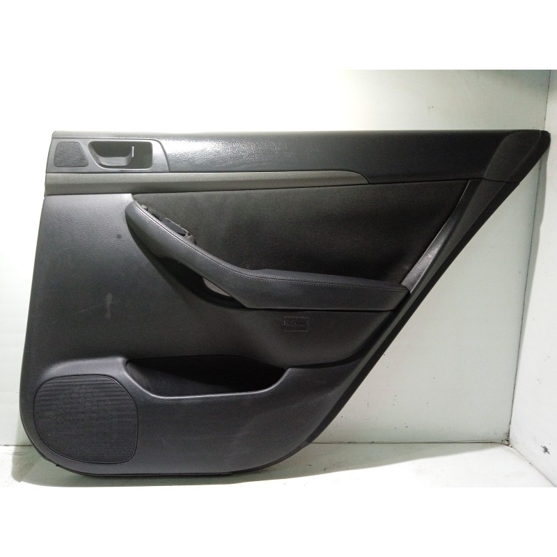 Recambio de guarnecido puerta trasera derecha para toyota avensis (_t25_) 1.8 (zzt251_) referencia OEM IAM 6763305020  