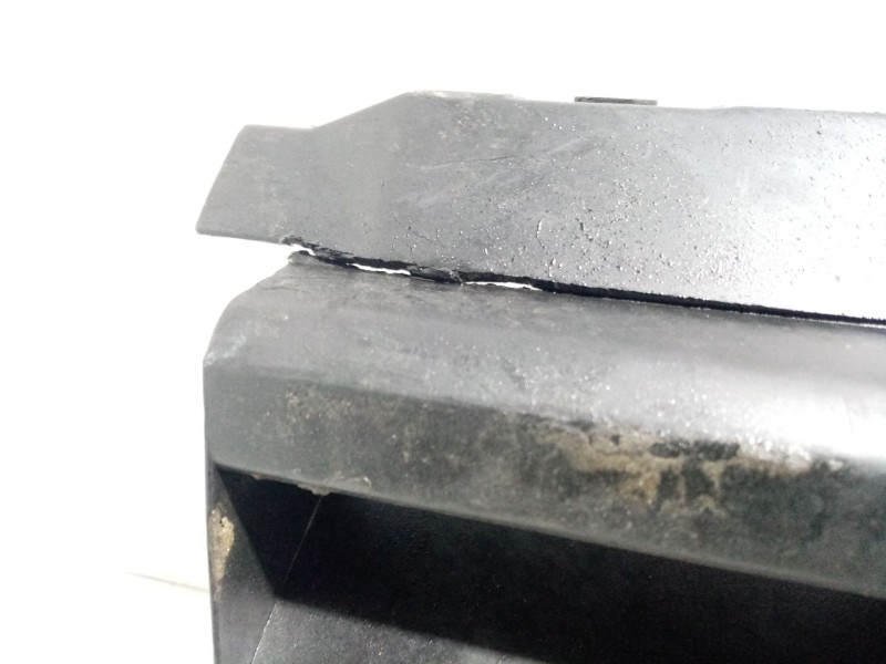 Recambio de calandra delantera de radiador para land rover discovery td5 e referencia OEM IAM DHB000210PMA  