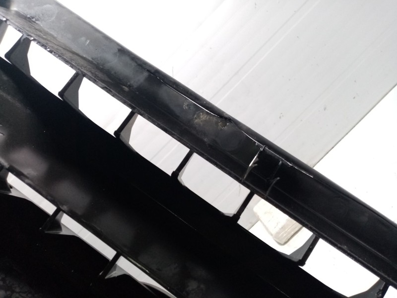 Recambio de calandra delantera de radiador para land rover discovery td5 e referencia OEM IAM DHB000210PMA  