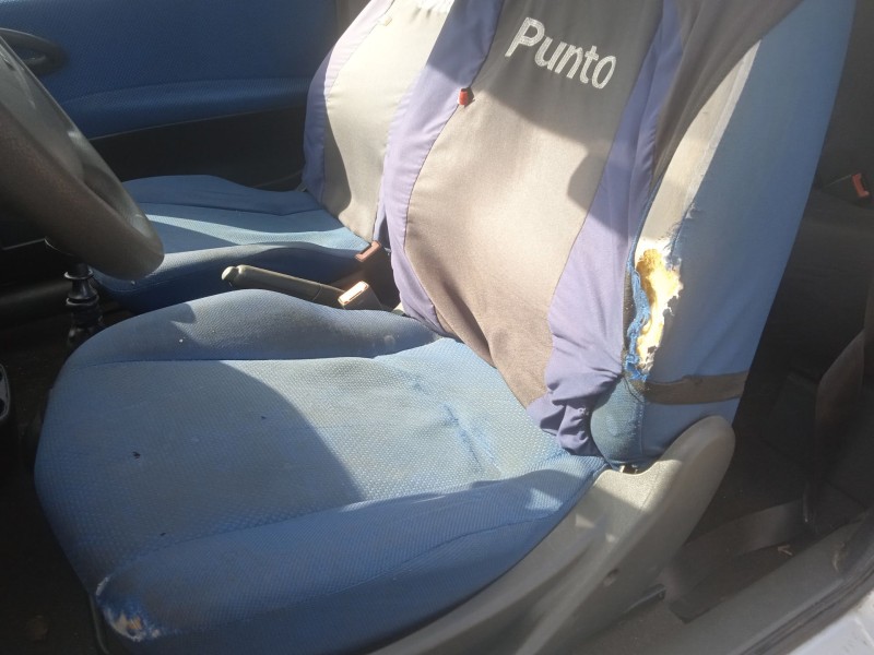 fiat punto (188_) del año 2000