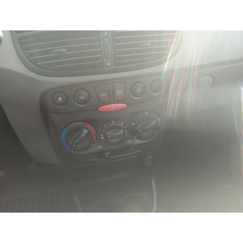 fiat punto (188_) del año 2000