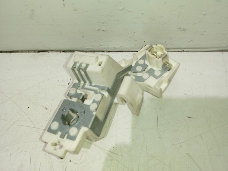 Recambio de portalamparas para opel astra j (p10) 2.0 cdti (68) referencia OEM IAM 13306461  