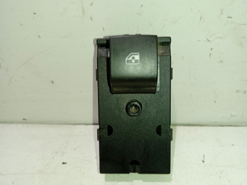 Recambio de mando elevalunas trasero derecho para opel astra j (p10) 2.0 cdti (68) referencia OEM IAM 13301888  