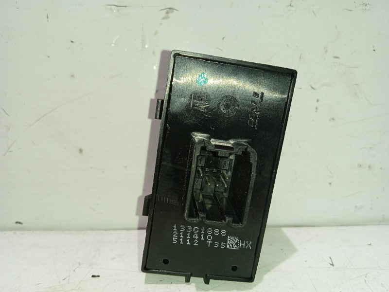 Recambio de mando elevalunas trasero derecho para opel astra j (p10) 2.0 cdti (68) referencia OEM IAM 13301888  