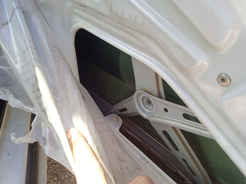 Recambio de luna delantera derecha para opel zafira b furgoneta/monovolumen (a05) 1.7 cdti van (m75) referencia OEM IAM 5161312 