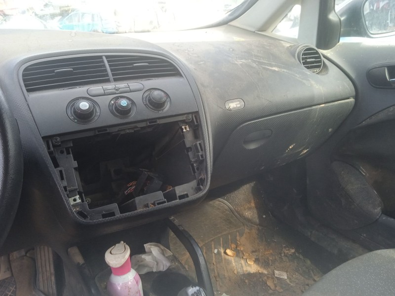 seat toledo iii (5p2) del año 2004