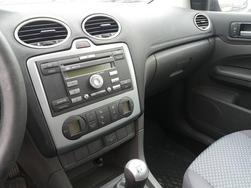 ford focus berlina (cap) 1.6 16v cat   |   0.04 - ... | 2004 | 101 cv / 74 kw del año 2004