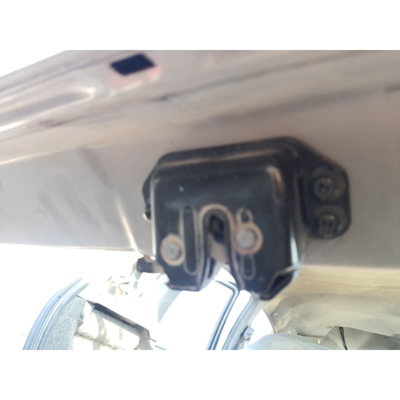 Recambio de cerradura maletero / porton para daewoo kalos (klas) 1.4 referencia OEM IAM 9966465  