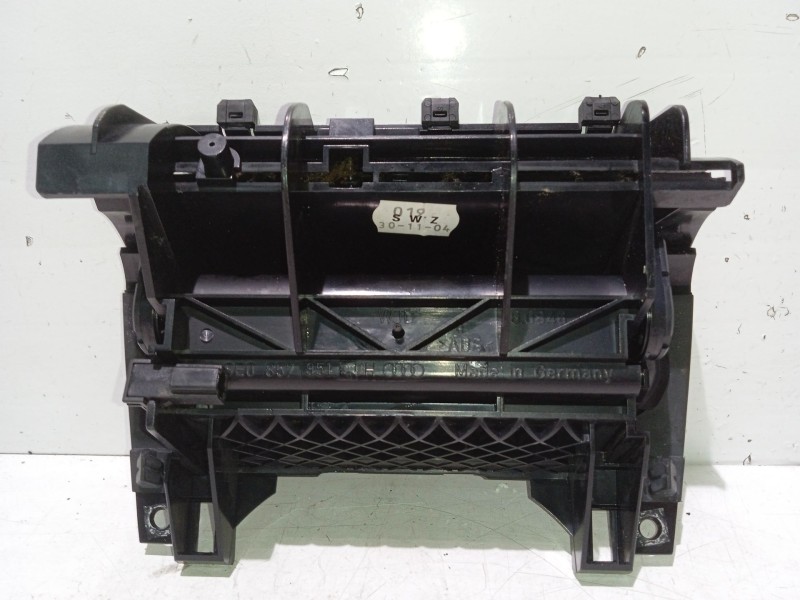 Recambio de cenicero para audi a4 b6 avant (8e5) 2.5 tdi referencia OEM IAM 8E0857951H  