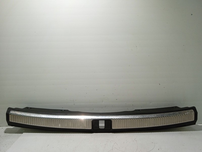 Recambio de moldura para audi a4 b6 avant (8e5) 2.5 tdi referencia OEM IAM 8E9864483C  