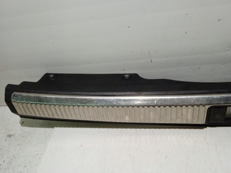 Recambio de moldura para audi a4 b6 avant (8e5) 2.5 tdi referencia OEM IAM 8E9864483C  