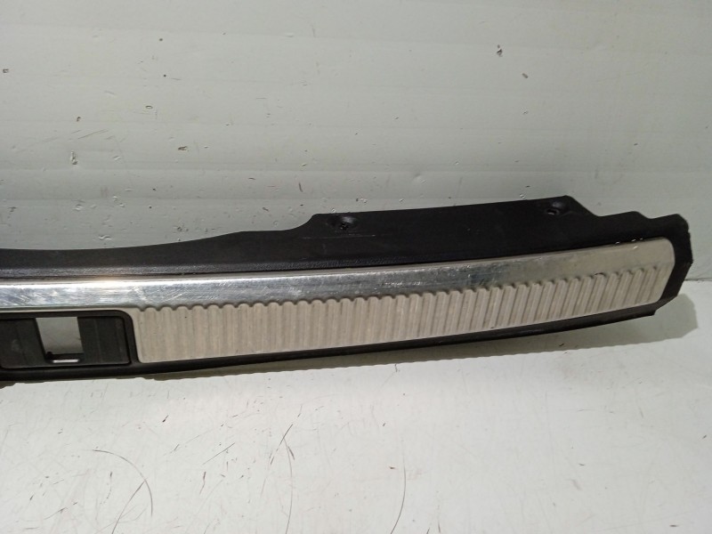 Recambio de moldura para audi a4 b6 avant (8e5) 2.5 tdi referencia OEM IAM 8E9864483C  