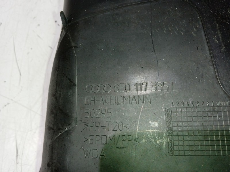 Recambio de moldura para audi a4 b6 avant (8e5) 2.5 tdi referencia OEM IAM 8E0117336L  