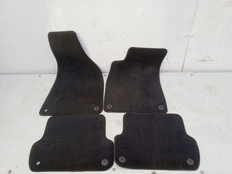 Recambio de alfombrilla para audi a4 b6 avant (8e5) 2.5 tdi referencia OEM IAM 8E1863691A 8E0864450A 