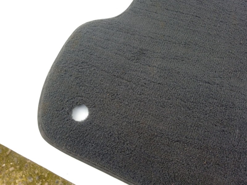 Recambio de alfombrilla para audi a4 b6 avant (8e5) 2.5 tdi referencia OEM IAM 8E1863691A 8E0864450A 