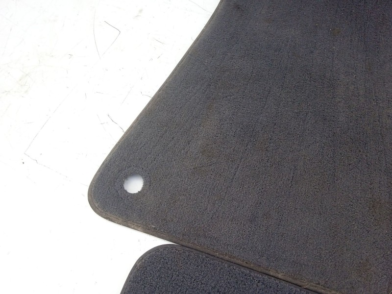 Recambio de alfombrilla para audi a4 b6 avant (8e5) 2.5 tdi referencia OEM IAM 8E1863691A 8E0864450A 