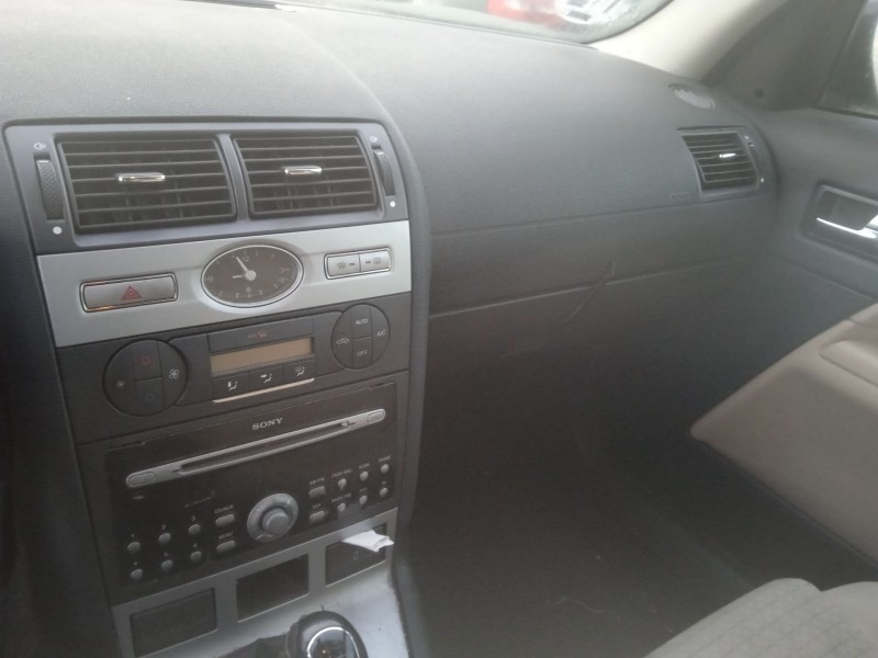 ford mondeo iii sedán (b4y) del año 2006