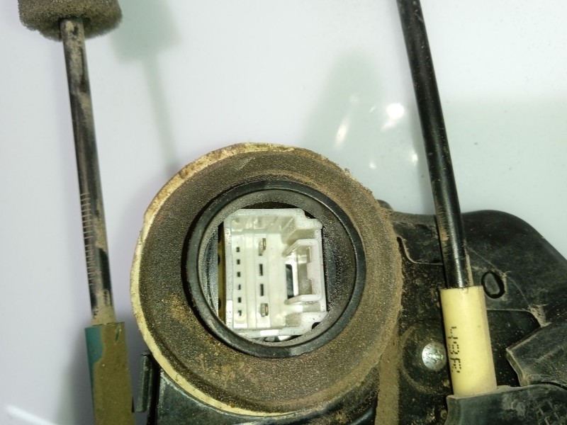 Recambio de cerradura puerta trasera derecha para toyota rav 4 iii (_a3_) 2.2 d 4wd (ala30_) referencia OEM IAM 6905042021  