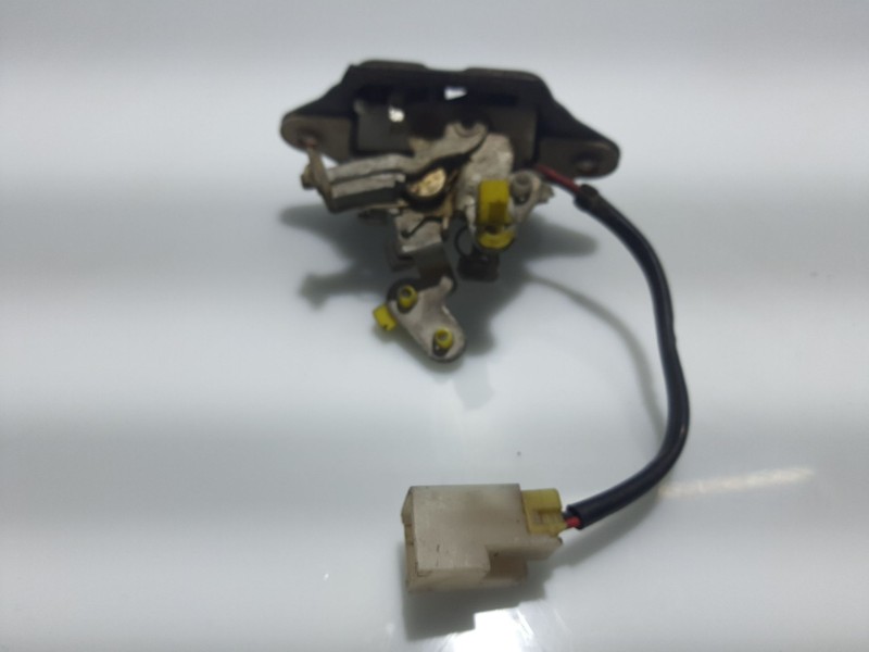 Recambio de cerradura maletero / porton para nissan vanette cargo referencia OEM IAM 454650Q4652  